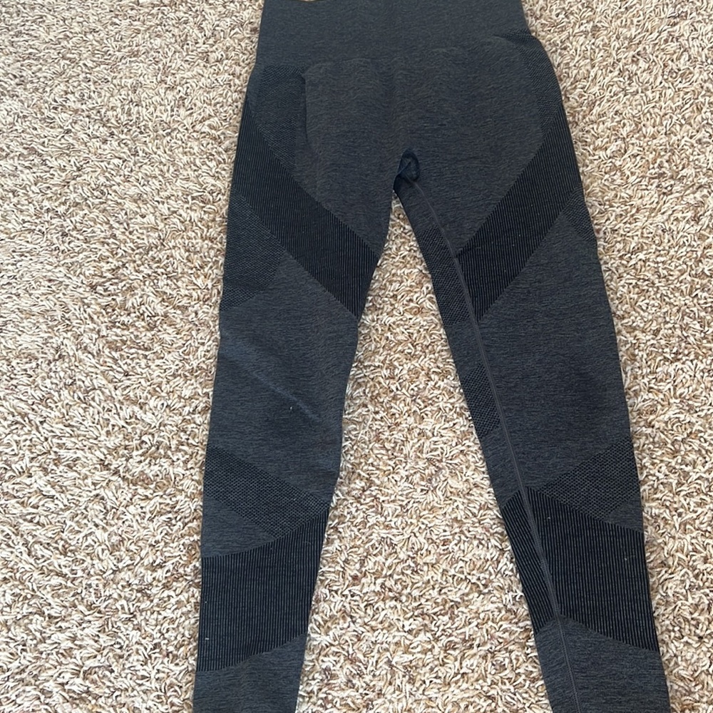 H&M black leggings S